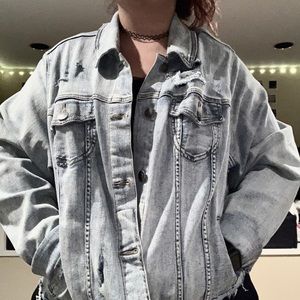 🖤Distressed Denim Jacket with design🖤